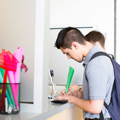 UC Merced - Financial Aid - Student at Students First Center