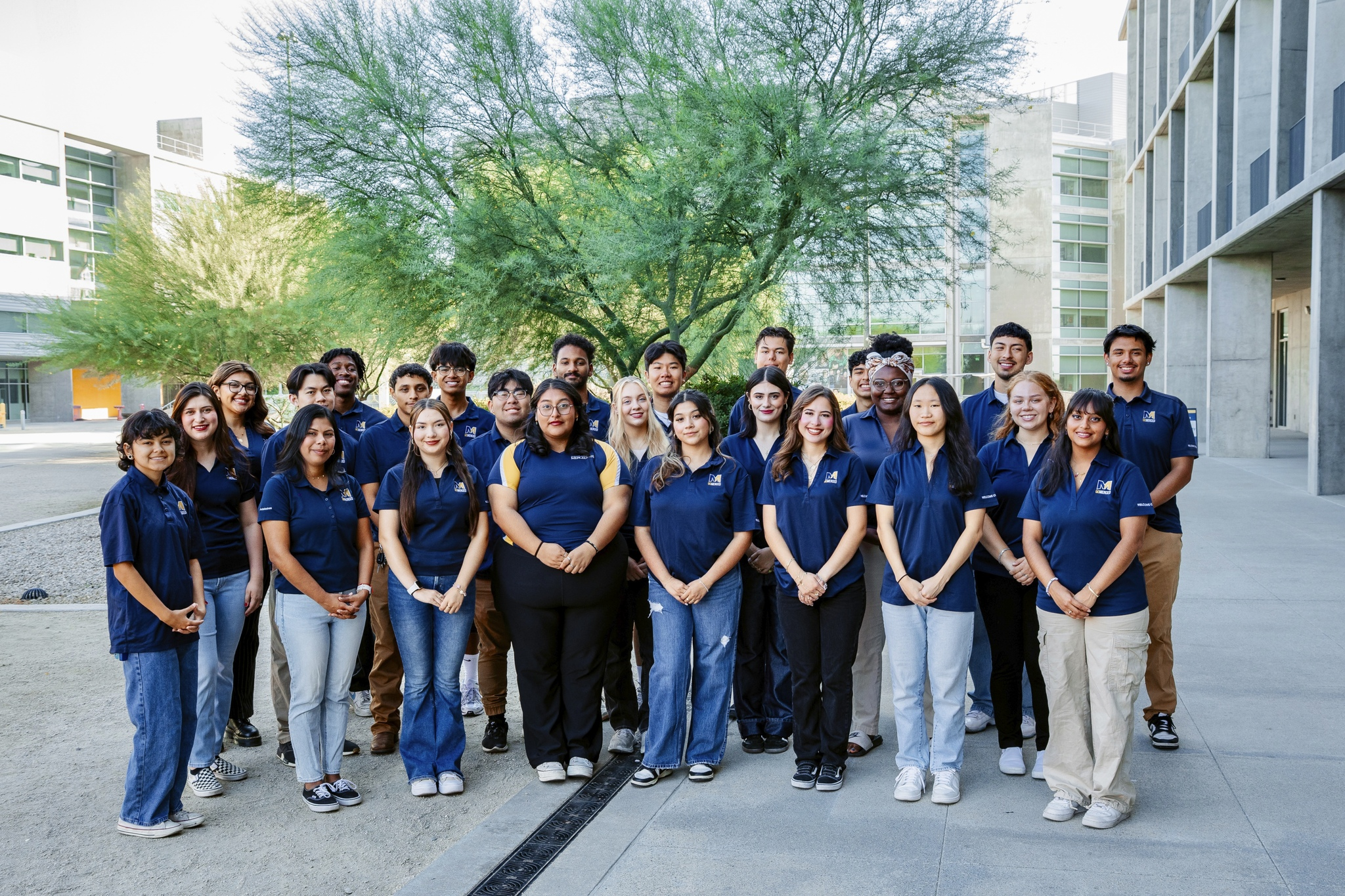 A group photo of the tour guides!